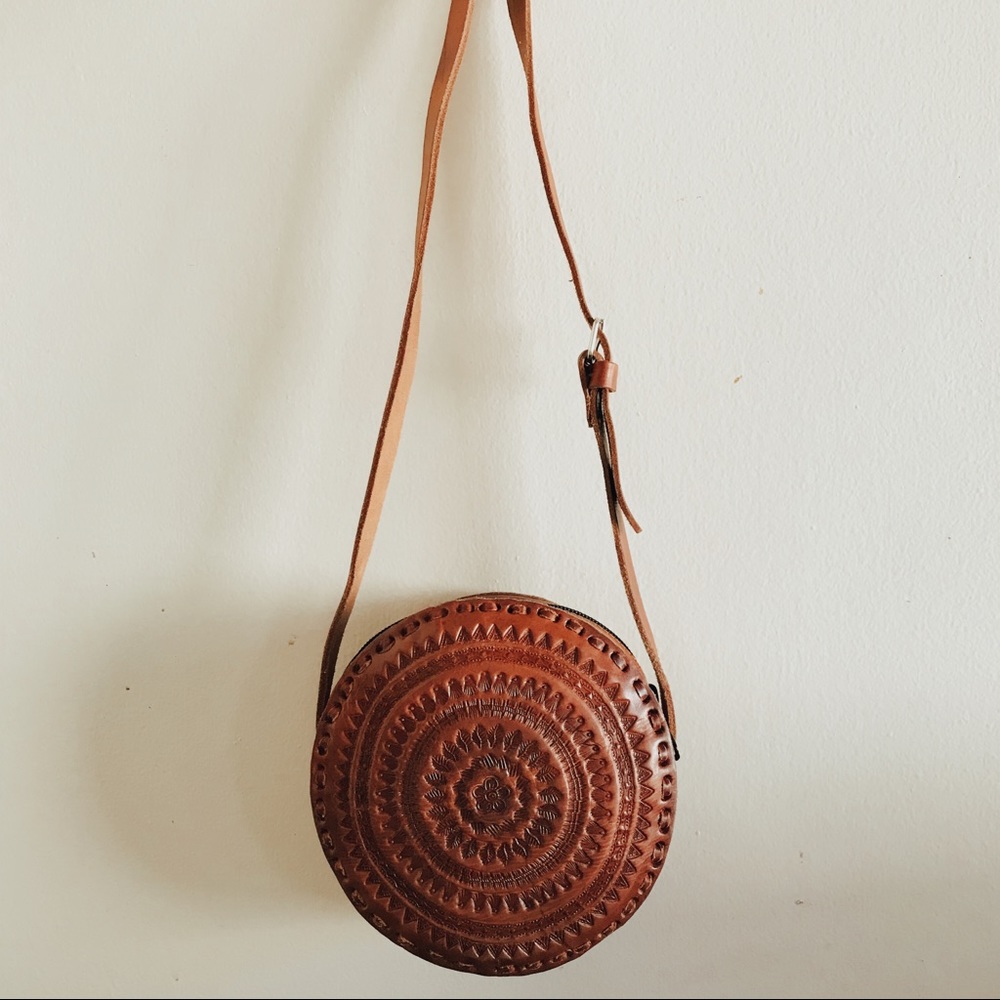 Small Leather Round Chiapas Bag - Picture 2 of 8